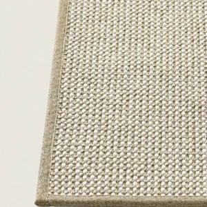 Op maat gemaakt buitenkleed fijn in 2 kleuren zand met wit